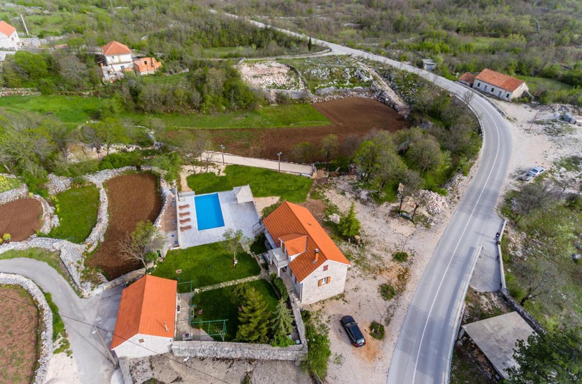 Villa Jozini Dvori Krstatice Exteriér fotografie